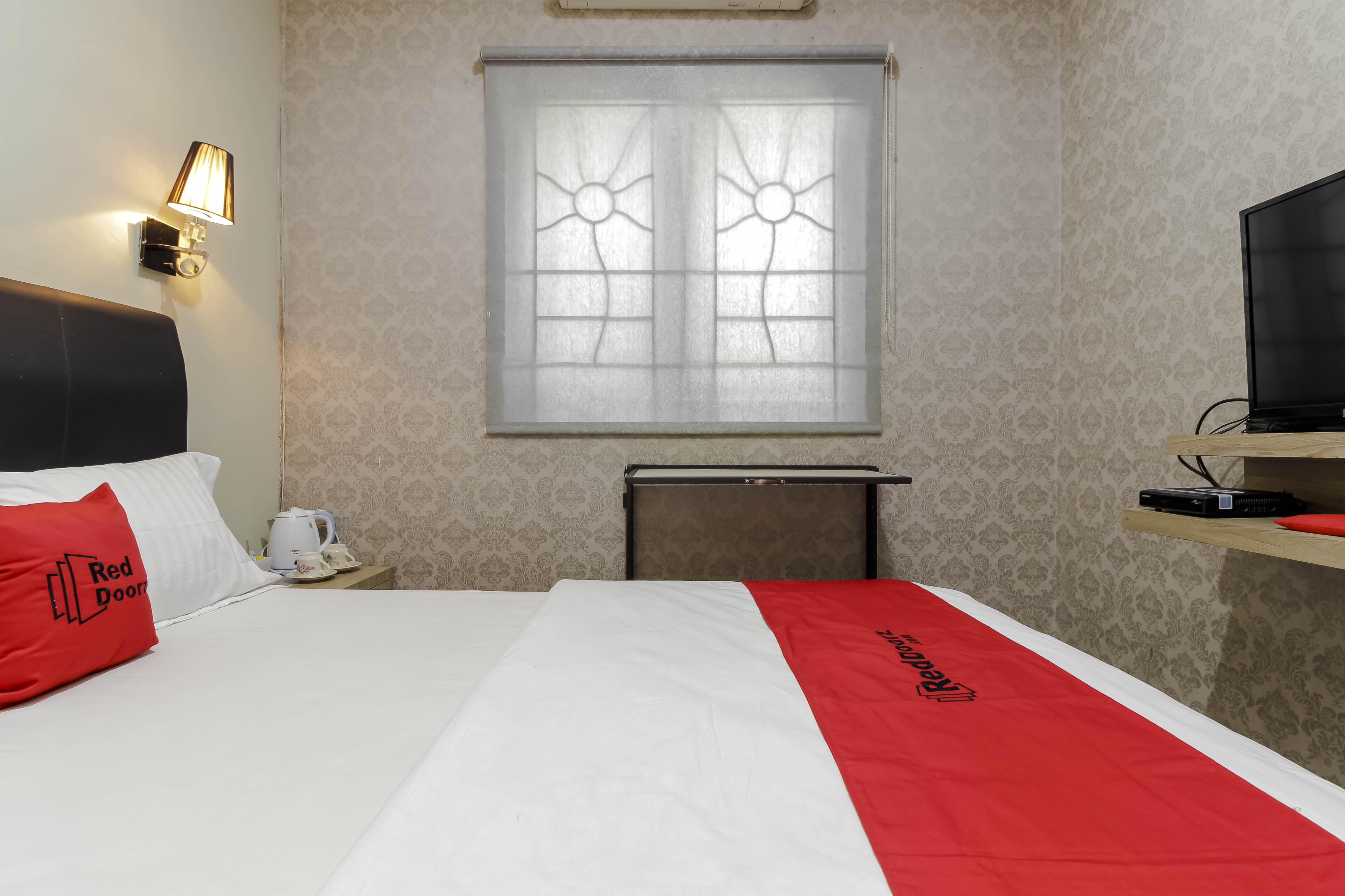Reddoorz Plus Near Lippo Cikarang Mall Bekasi Exteriör bild