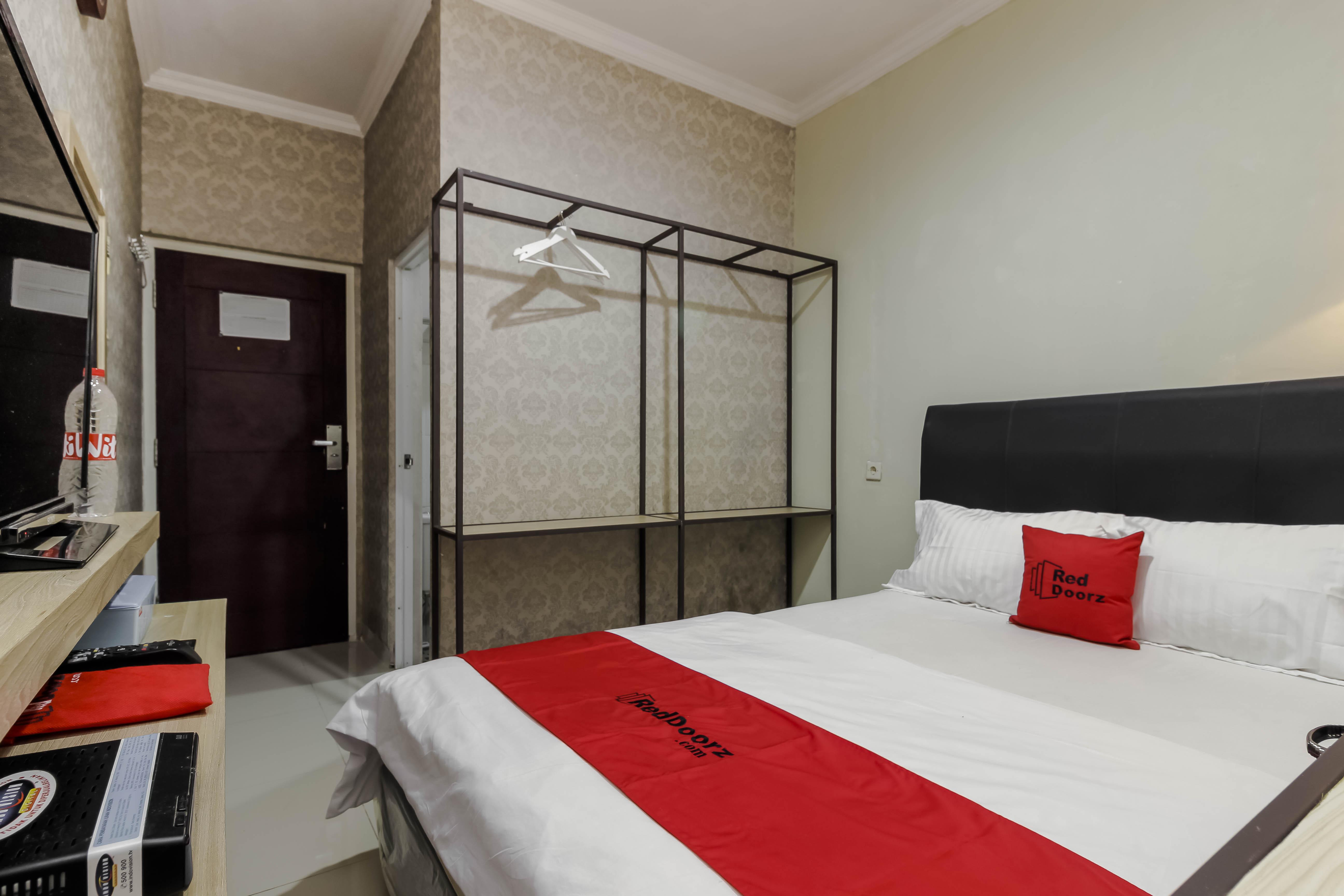 Reddoorz Plus Near Lippo Cikarang Mall Bekasi Exteriör bild